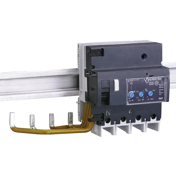 Schneider Electric - 19049 - VIGI NG125 4P 125A A REGLABLE - 1
