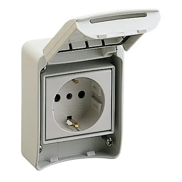 Schneider Electric - 81141 - PrtKa 2P+E 10/16A 250V Surface Socket - 1