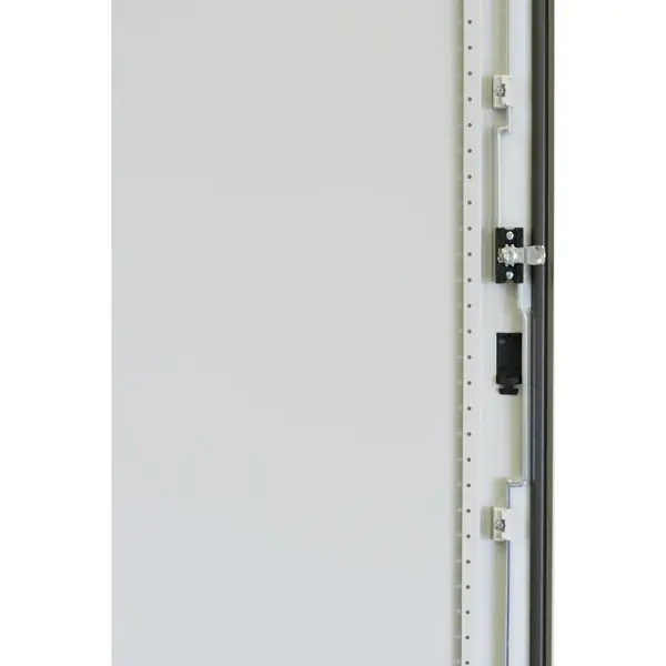 Schneider Electric - NSYTC7ML - Square insert 7mm for 3P locking - 1